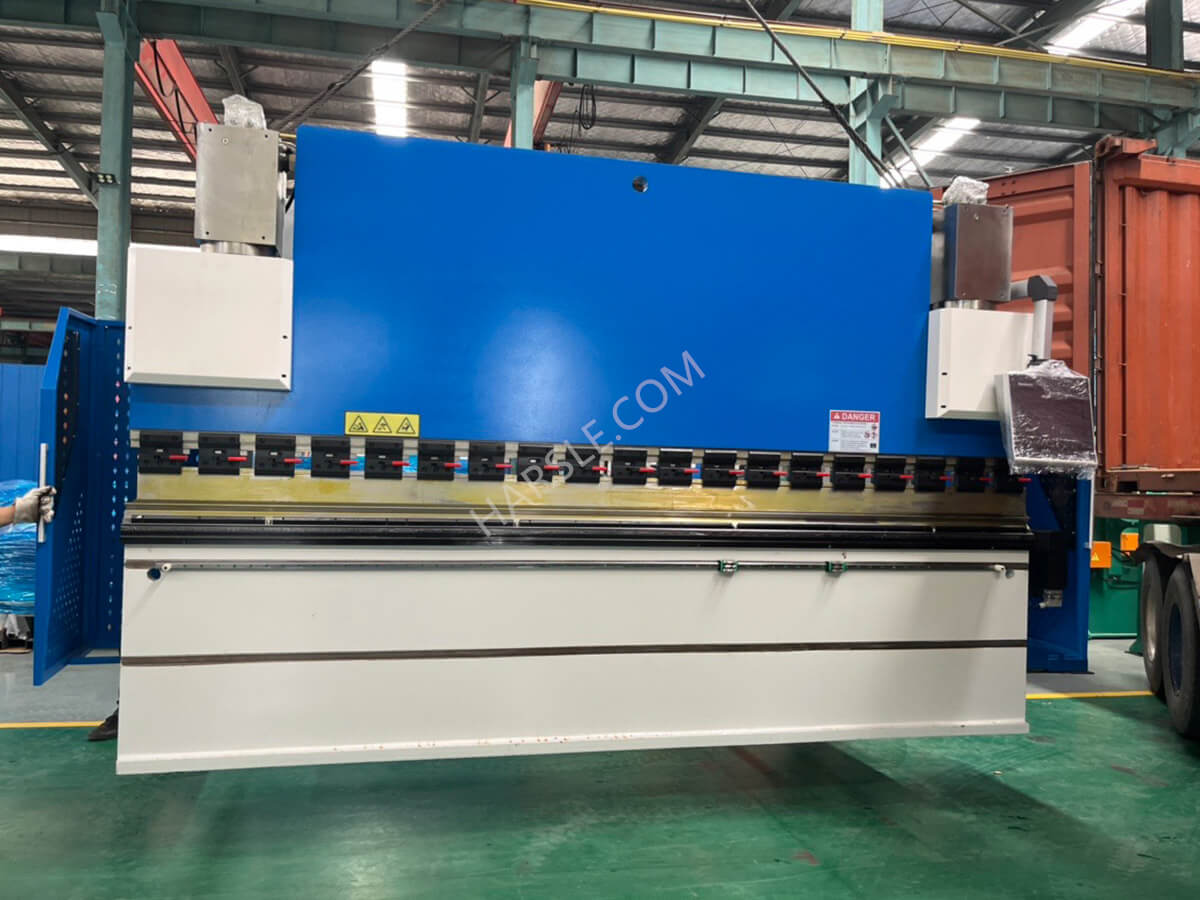 Nowy Caledonia-WE67K-200T4000 CNC Hydraulic Press Brake (3)